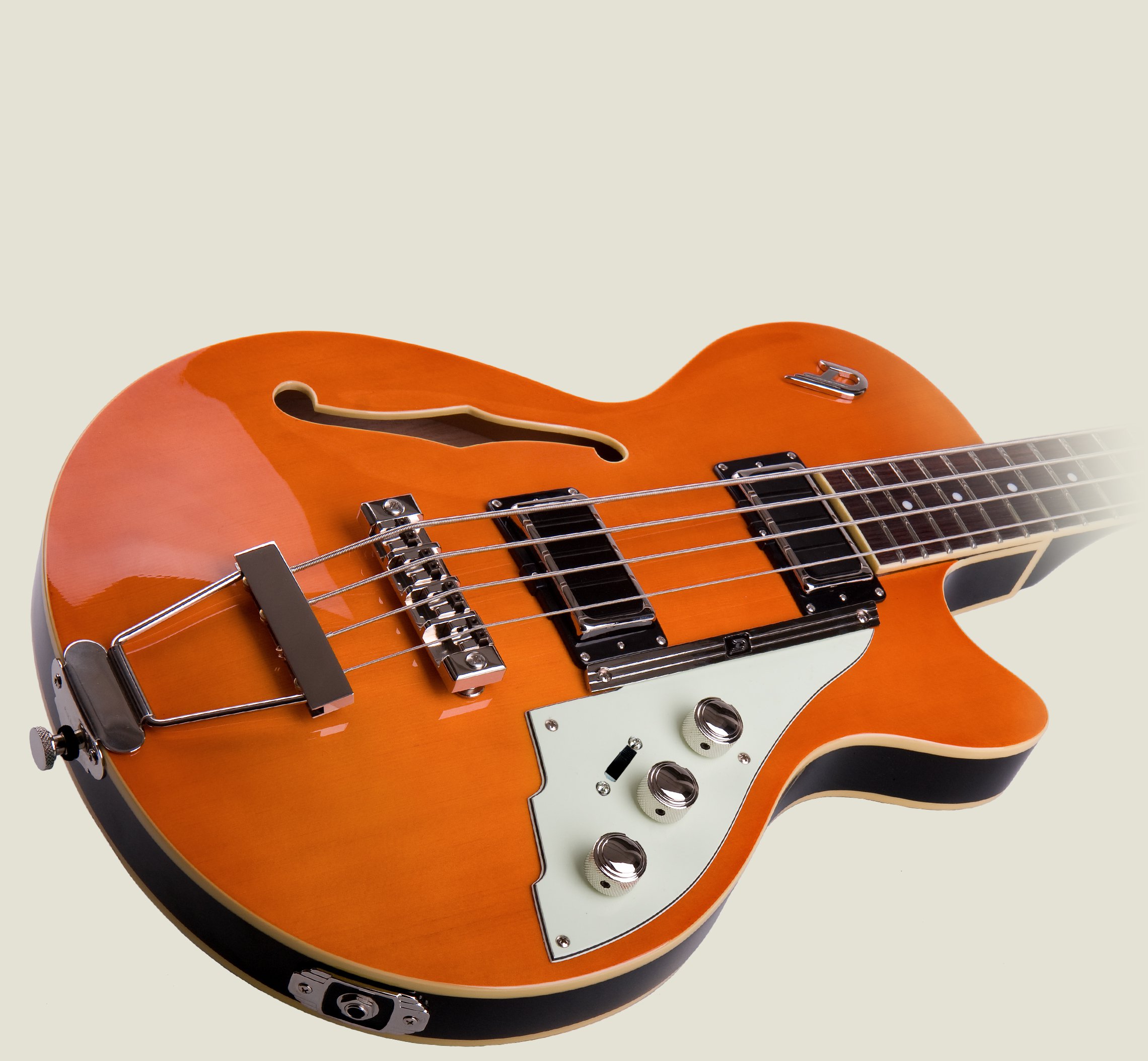 DBB-LAYOUT-03.jpg Mobile image of the Starplayer Bass in Vintage Orange at an angled view