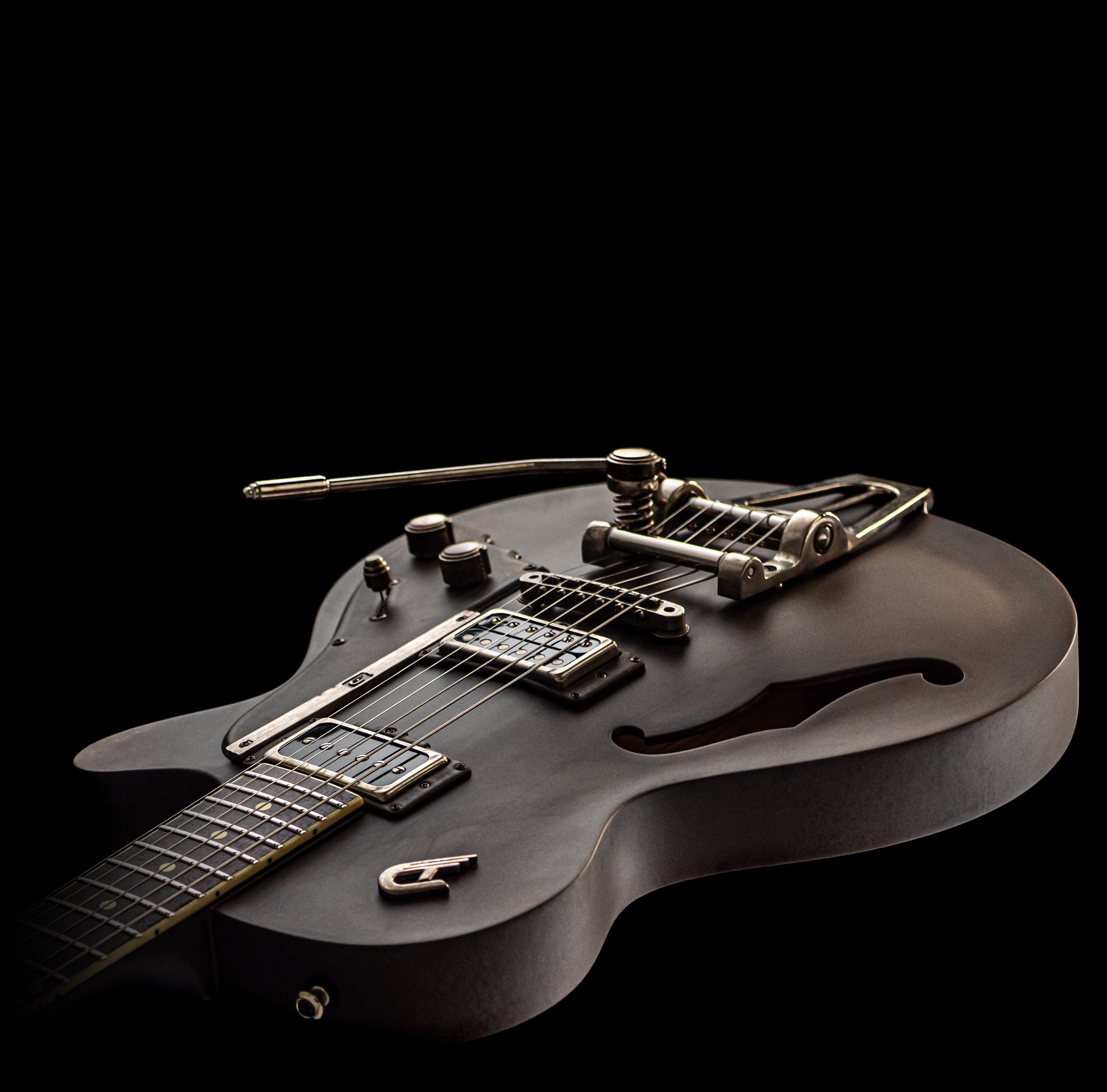 Angled Body view of the Duesenberg Custom Shop Rusty Steel TV