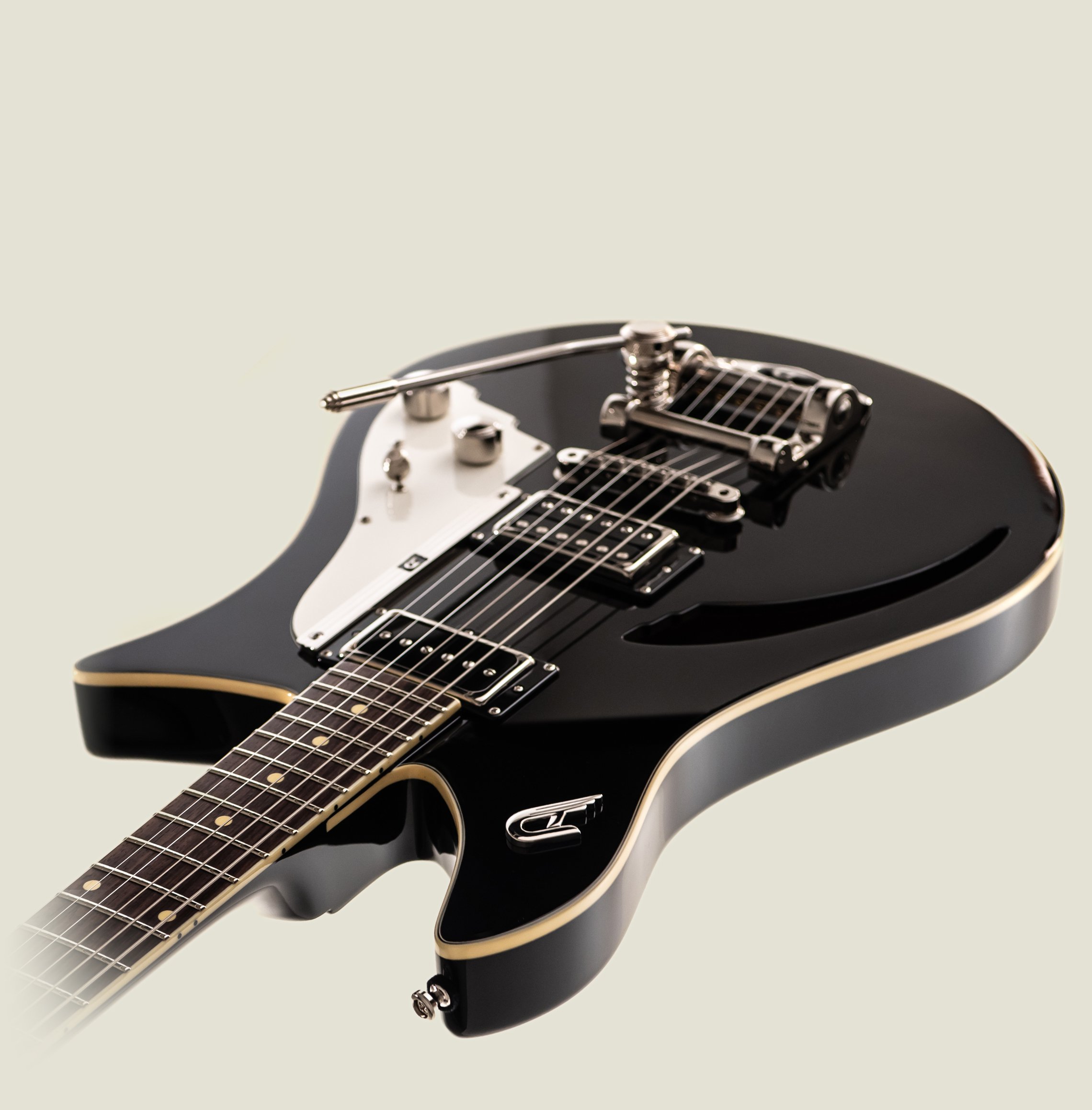 DDC-LAYOUT-03.jpg Angled view of the Duesenberg Double Cat on a light background