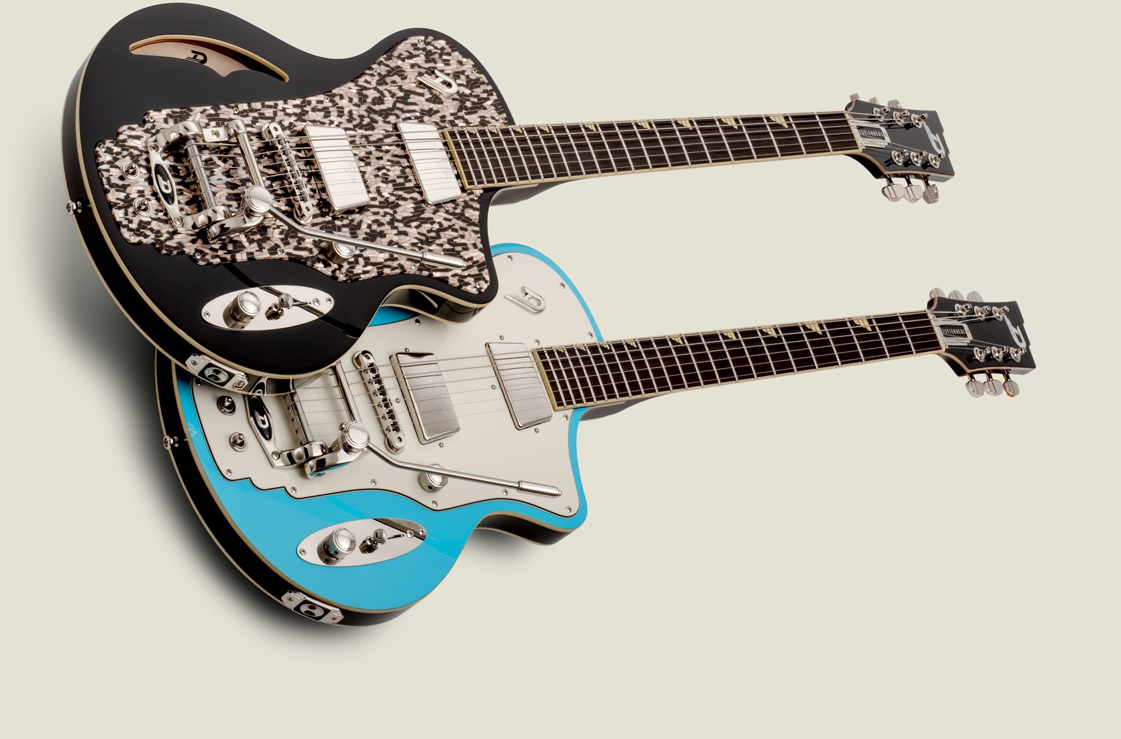 Photo of the Duesenberg Julia in Black and Narvik Blue on top of each other