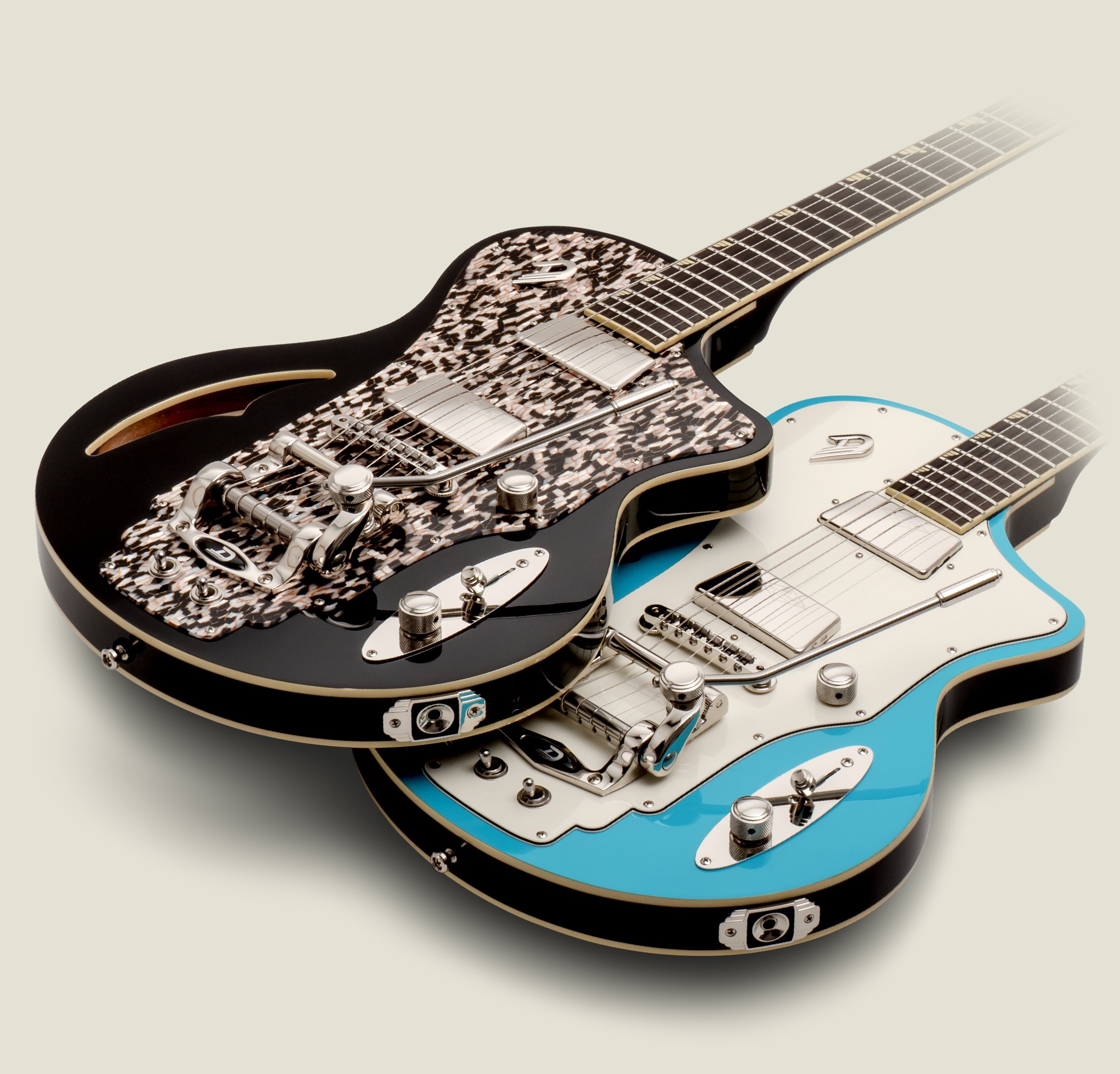 Angled view of the Duesenberg Julia in Black and Narvik Blue