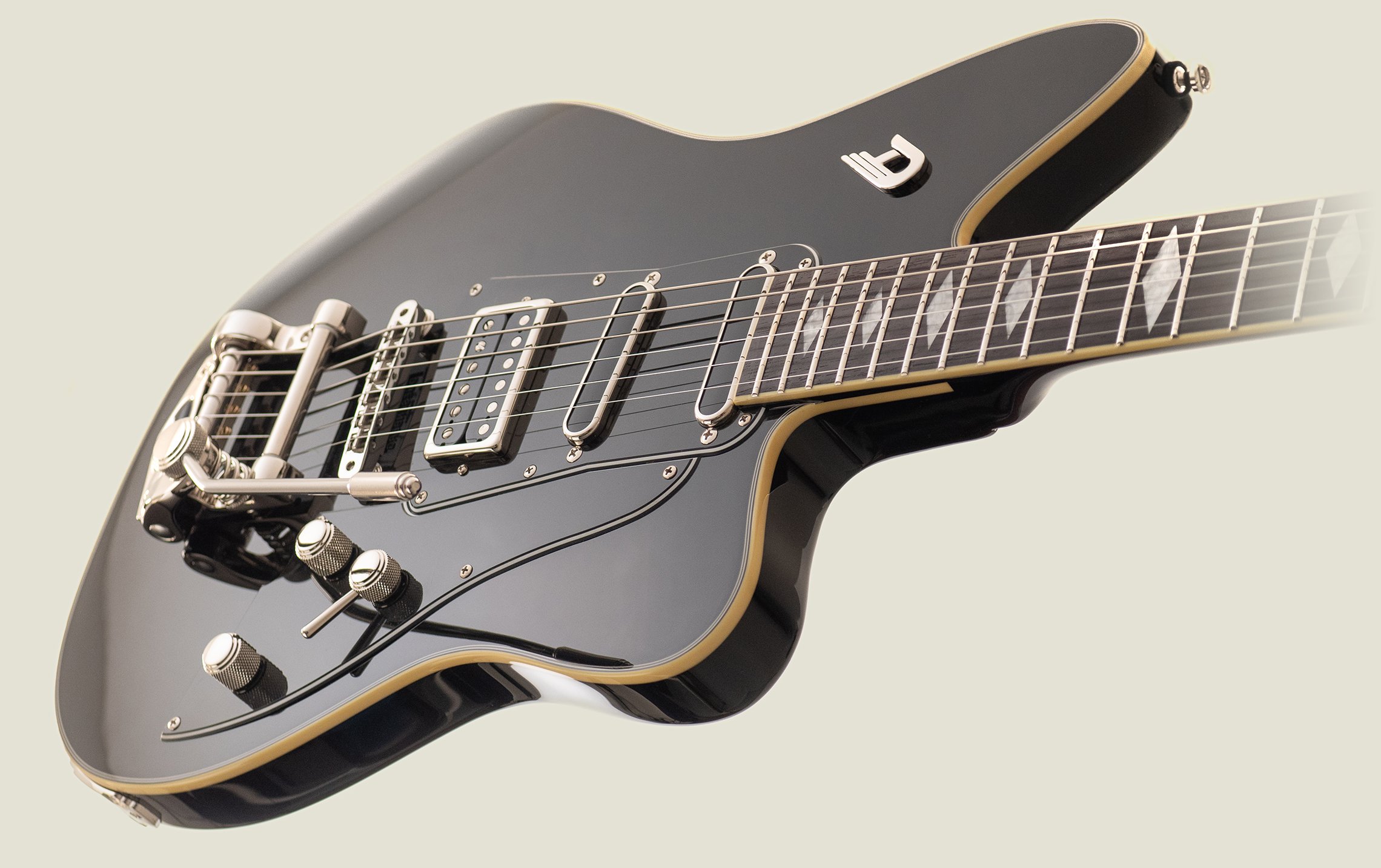Angled view of the Duesenberg Paloma in Black on a light background