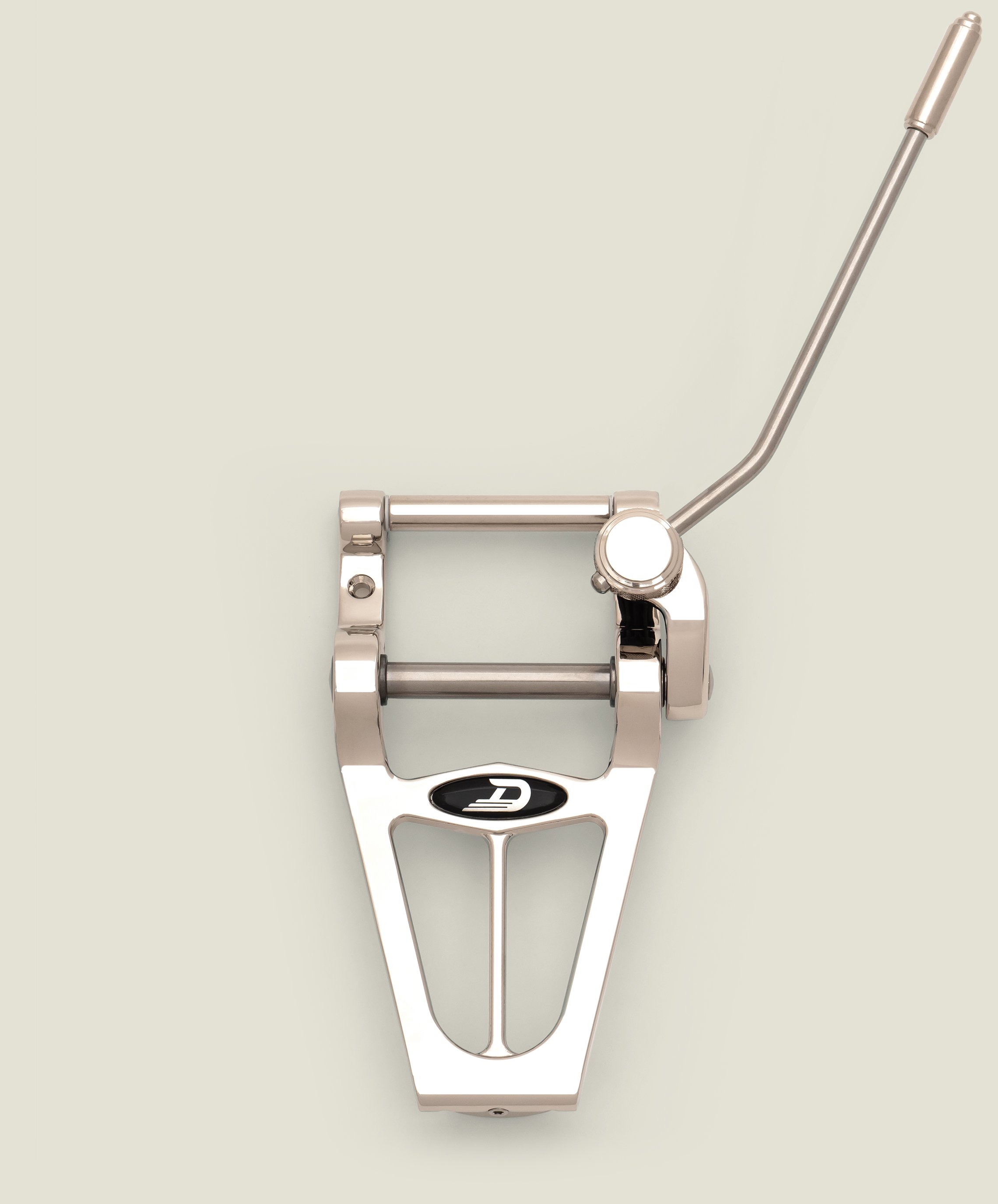 SNIPPET_Diamonddeluxe_Light1(LONG_img-bottom)_DESKTOP.jpg Image of the Duesenberg Diamond Deluxe Tremolo